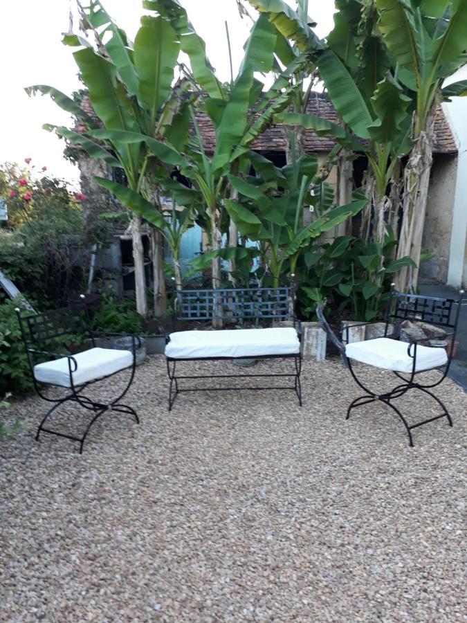 Les Tibles Bed and Breakfast Nanthiat Exterior foto